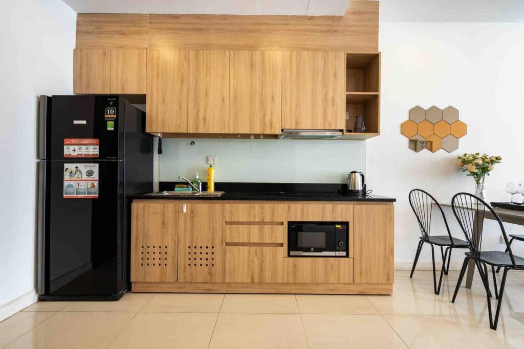 Price One Br Apartment/ben Don * Ho Chi Minh City