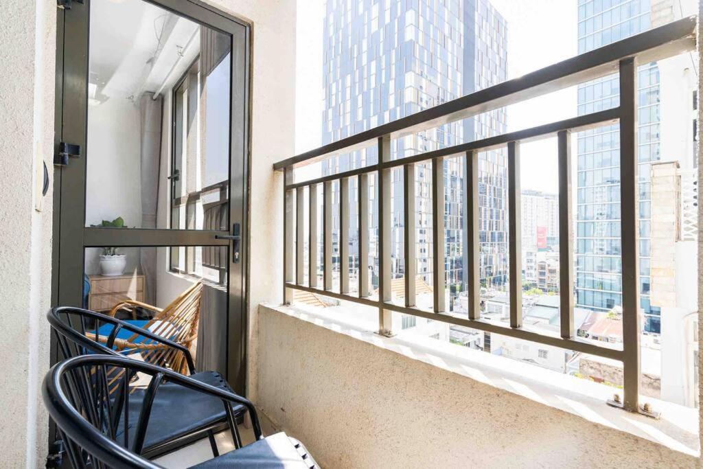 Price One Br Apartment/ben Don * Ho Chi Minh City